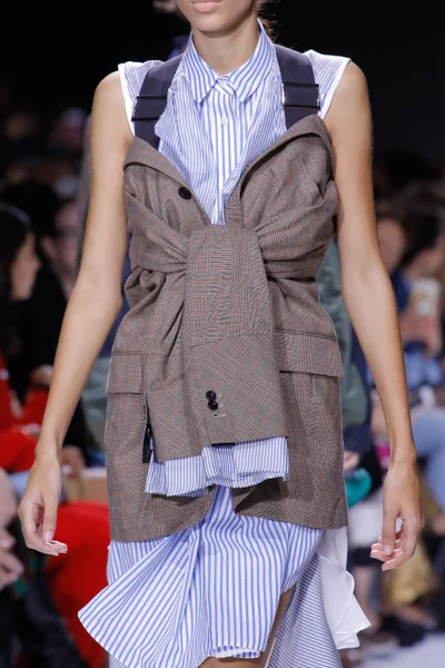 Look 17